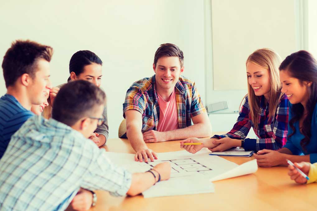 El cartel incluye a solistas como los raperos Arkano y la surafricana Yugen Blakrok, bandas como Mohama Saz y Monterrosa, además de sesiones de baile con DJ Hazhe, Diana Aller,las Cheries DJs y Esnórquel DJ